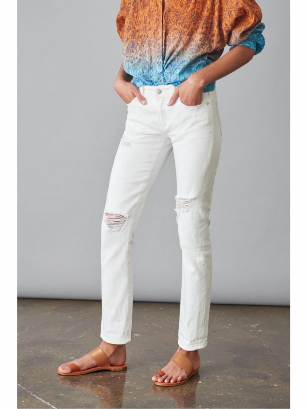 Anthropologie Pilcro White Mid Rise Slim Boyfriend Jeans Distressed Size 31